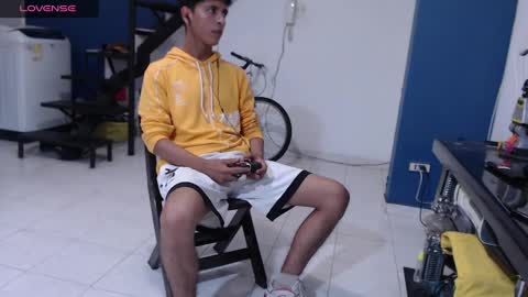 Snapshot of andressdean chatting on December 10, 2:16 am Andres Dean online show from December 10, 2:16 am