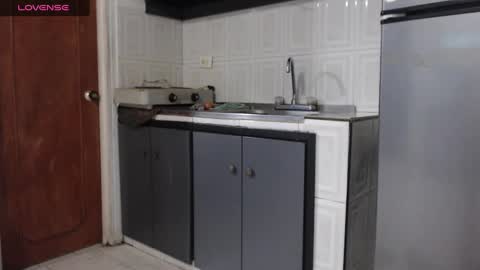 Snapshot of andressdean chatting on December 24, 12:44 am Andres Dean online show from December 24, 12:44 am