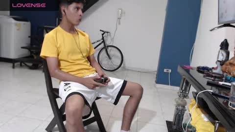 Snapshot of andressdean chatting on January 17, 12:42 am Andres Dean online show from January 17, 12:42 am