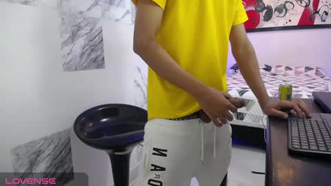 Snapshot of andressdean chatting on January 17, 9:50 pm Andres Dean online show from January 17, 9:50 pm