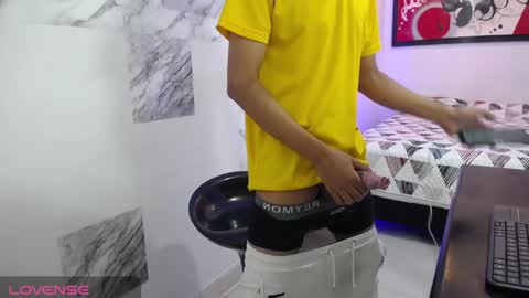 Snapshot of andressdean chatting on January 18, 12:57 am Andres Dean online show from January 18, 12:57 am