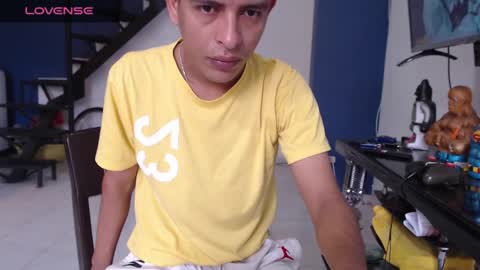 Snapshot of andressdean chatting on January 19, 6:32 pm Andres Dean online show from January 19, 6:32 pm