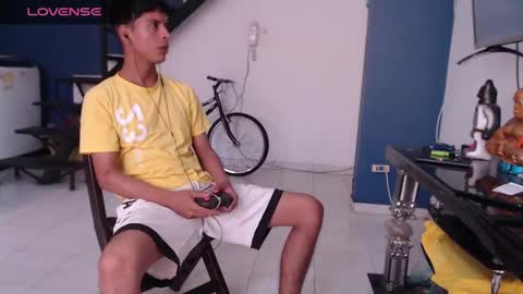 Snapshot of andressdean chatting on January 19, 9:34 pm Andres Dean online show from January 19, 9:34 pm