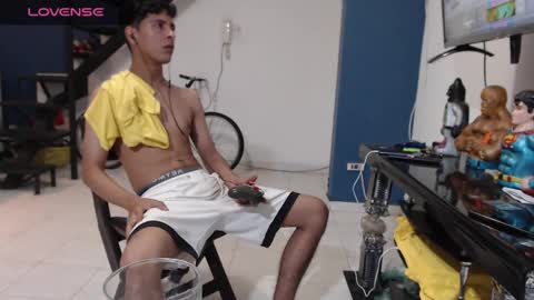 Snapshot of andressdean chatting on January 20, 12:36 am Andres Dean online show from January 20, 12:36 am