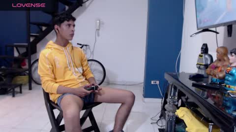 Snapshot of andressdean chatting on January 26, 2:35 am Andres Dean online show from January 26, 2:35 am