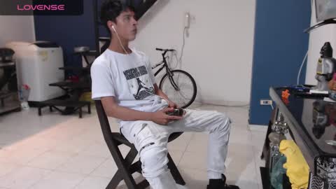 Snapshot of andressdean chatting on February 8, 8:53 pm Andres Dean online show from February 8, 8:53 pm