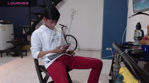 Snapshot of andressdean chatting on February 11, 3:18 am Andres Dean online show from February 11, 3:18 am