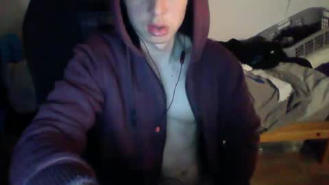 Snapshot of andresse_lat chatting on March 3, 7:36 am andresse_lat online show from March 3, 7:36 am