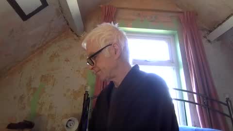 Andrew online show from April 8, 10:26 am