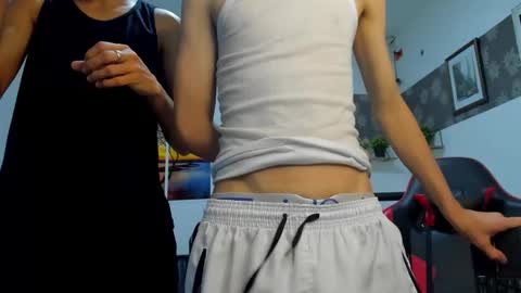 andrew_2811 online show from November 20, 4:45 am