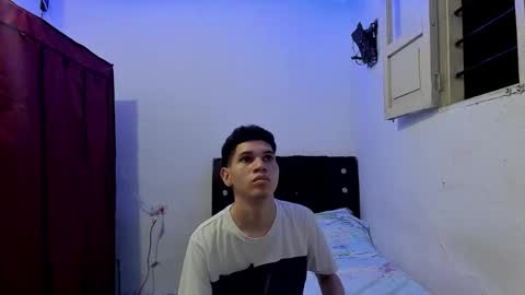 andrew_2811 online show from February 25, 4:33 am