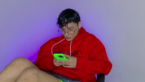 Snapshot of andrew_dann chatting on November 27, 4:03 am andres online show from November 27, 4:03 am