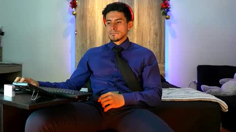 Andrew online show from December 18, 5:46 am