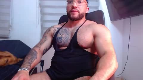 andrew_holden__ online show from February 20, 2:08 am