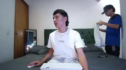 Snapshot of andrew_restrepo chatting on September 23, 1:41 am andrew restrepo online show from September 23, 1:41 am