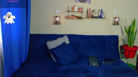 Snapshot of andrewfalcon_ chatting on May 12, 8:17 pm andrewfalcon_ online show from May 12, 8:17 pm