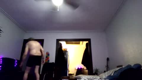 andrewgennie online show from April 12, 7:24 am