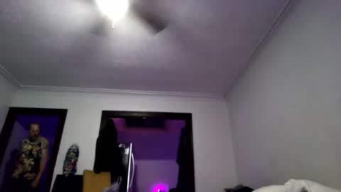 Snapshot of andrewgennie chatting on June 14, 6:37 am andrewgennie online show from June 14, 6:37 am