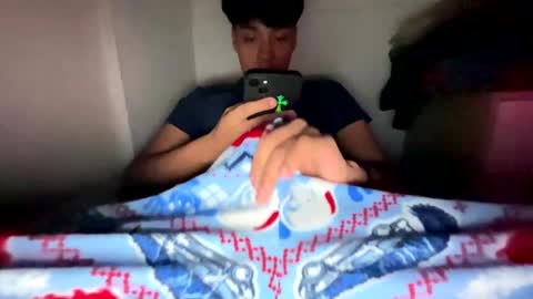 Snapshot of andrewhdez chatting on January 30, 4:58 am Andrew online show from January 30, 4:58 am