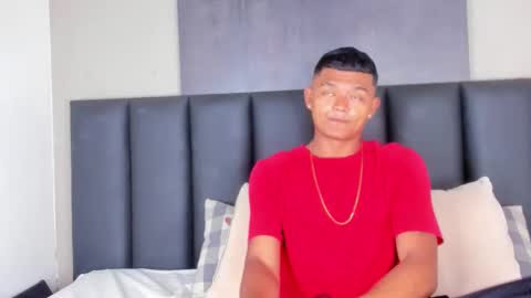 Snapshot of andrewkenoxx_ chatting on February 15, 12:25 pm ANDREW KENNOXX online show from February 15, 12:25 pm