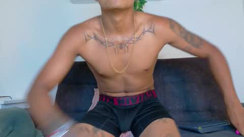 Snapshot of andrewkenoxx_ chatting on February 17, 7:31 pm ANDREW KENNOXX online show from February 17, 7:31 pm