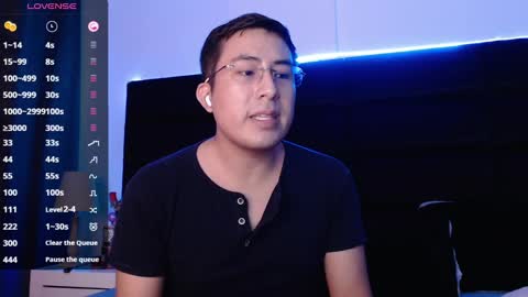 Snapshot of andrewmhilton_ chatting on January 2, 11:27 pm andrewmhilton_ online show from January 2, 11:27 pm