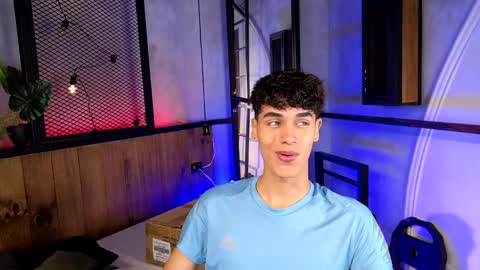 AndreWortix online show from March 28, 4:45 am