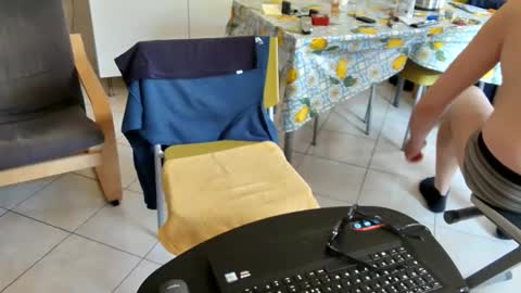 androx77 online show from April 8, 10:37 am