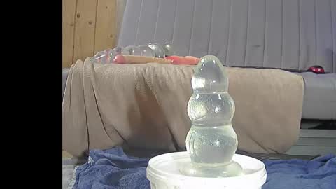 Snapshot of andrstretching chatting on December 11, 4:31 pm Andstretching online show from December 11, 4:31 pm