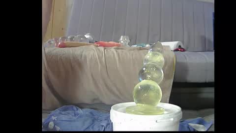 Snapshot of andrstretching chatting on December 11, 8:50 pm Andstretching online show from December 11, 8:50 pm