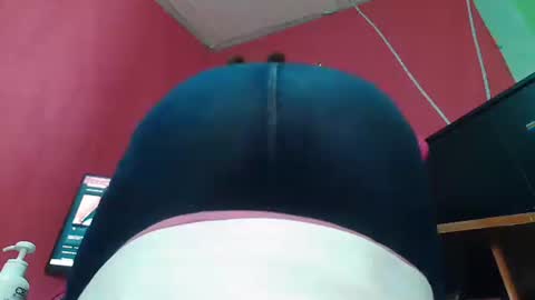 Snapshot of andrykasandry chatting on October 26, 1:22 am andrykasandry online show from October 26, 1:22 am