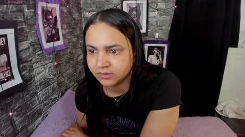 Snapshot of andrys_hot chatting on May 14, 11:33 pm Andrys online show from May 14, 11:33 pm
