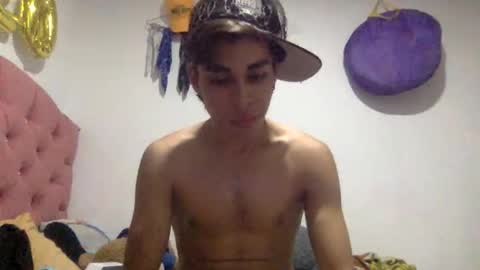andryt31135 online show from May 22, 2:08 am