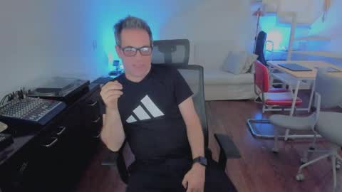 Andrew online show from December 16, 6:02 pm