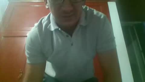 Snapshot of andy101075 chatting on December 21, 7:48 am andy101075 online show from December 21, 7:48 am