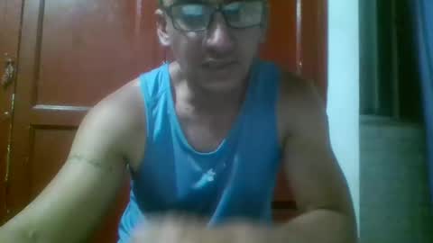 Snapshot of andy101075 chatting on December 22, 3:03 am andy101075 online show from December 22, 3:03 am