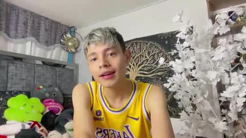 Andy online show from December 5, 3:52 pm