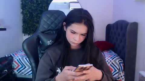 Snapshot of andy_bell_x chatting on December 18, 4:42 am ANDY online show from December 18, 4:42 am