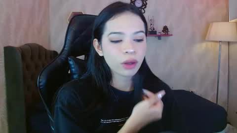 Snapshot of andy_bell_x chatting on October 15, 3:17 am ANDY online show from October 15, 3:17 am