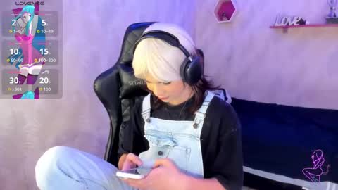 Snapshot of andy_bell_x chatting on November 20, 2:34 am ANDY online show from November 20, 2:34 am