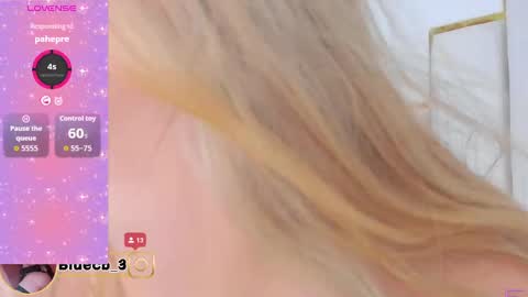 Snapshot of andy_bluee chatting on September 26, 4:16 am Andy bluee  online show from September 26, 4:16 am