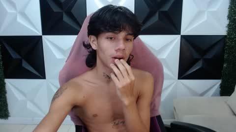 andy_dan1 online show from December 14, 2:10 pm