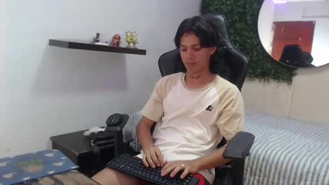 andy_dan1 online show from January 28, 9:19 pm