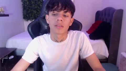 andy_dan1 online show from February 26, 1:41 pm