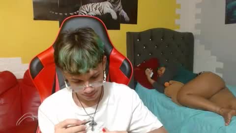 andy_dan1 online show from February 21, 7:37 pm