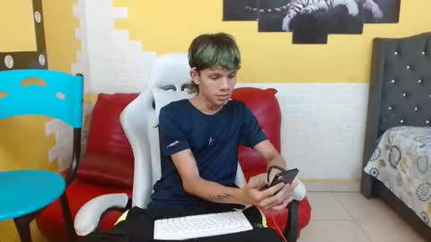 andy_dan1 online show from March 17, 7:50 pm