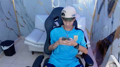 andy_dan1 online show from March 27, 7:35 pm