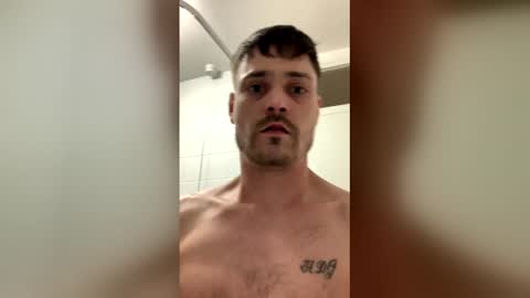 andy_gibson1 online show from May 22, 1:24 am