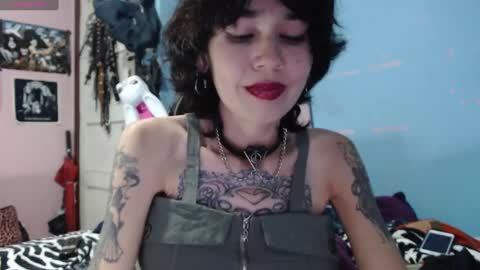 Snapshot of andy_rock_ chatting on January 28, 12:47 am andy online show from January 28, 12:47 am