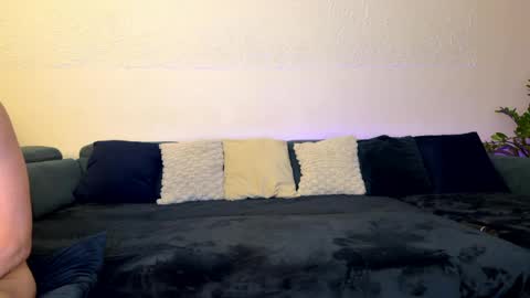 andy_velvet online show from May 17, 9:44 pm